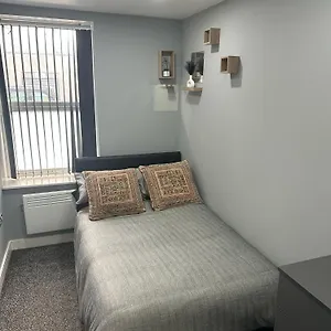 2 Bedroom Flat With Hot Tub Cardiff