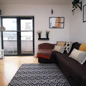 Centrally Located Spacious 2br | Cohost Partners Cardiff