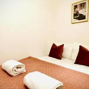 Cosy - Stylish - Close To Centre Cardiff