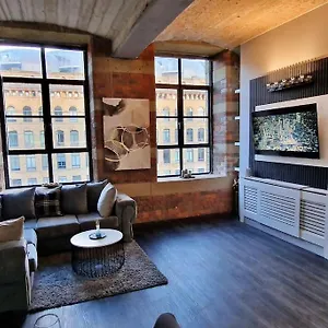 Modern 1 Bed With Secure Gated Parking Bradford (West Yorkshire)